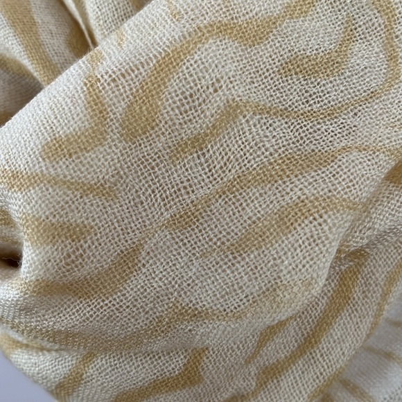 Zebra Print Lightweight Wool Scarf Shawl Cream Camel Tan - Picture 3 of 7